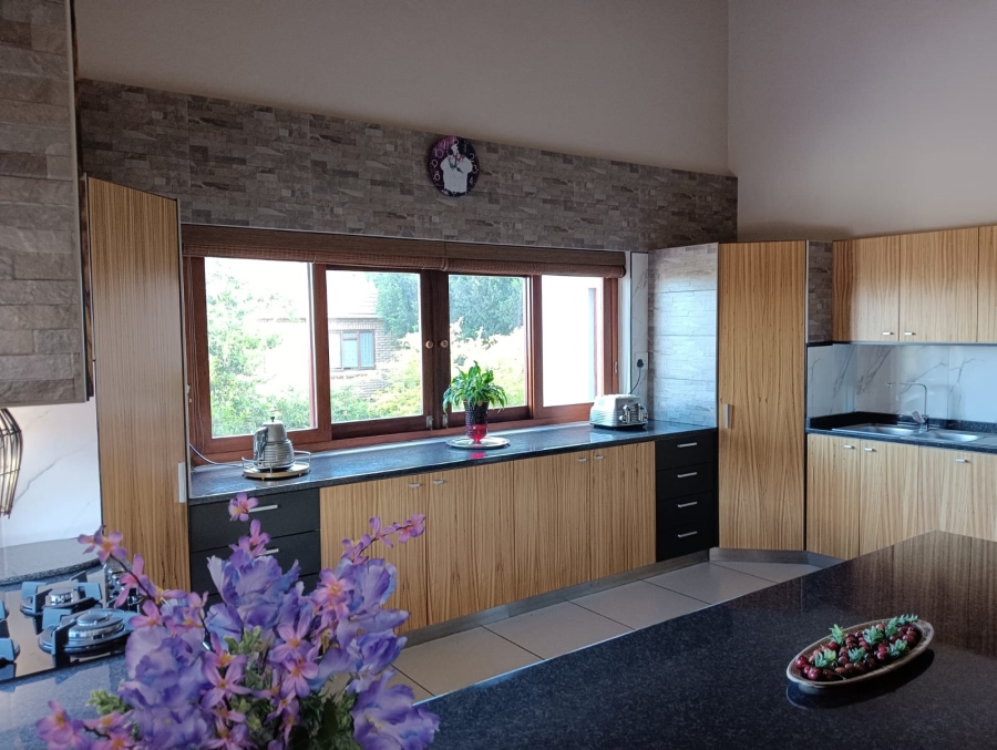 4 Bedroom Property for Sale in Fairway Heights Western Cape